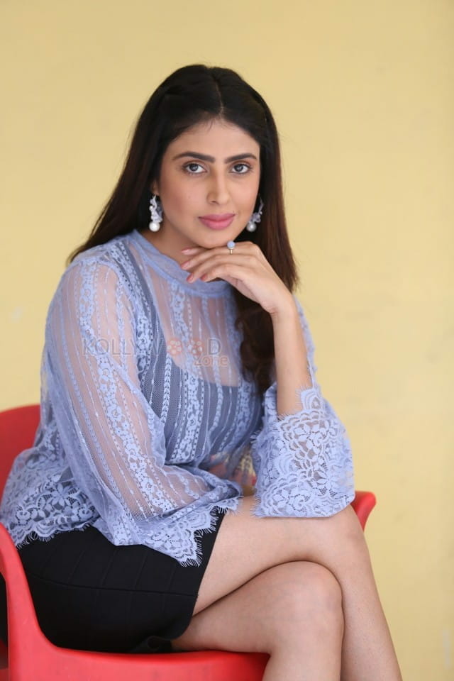 Bhairava Geetha Movie Heroine Irra Mor Interview Photos 35