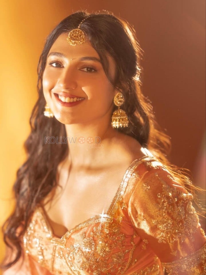 Dazzling and Cute Ritika Nayak in a Golden Lehenga Pictures 01