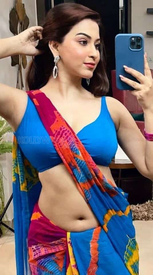 Eeshanaya Maheswari Sexy Navel Pictures 04