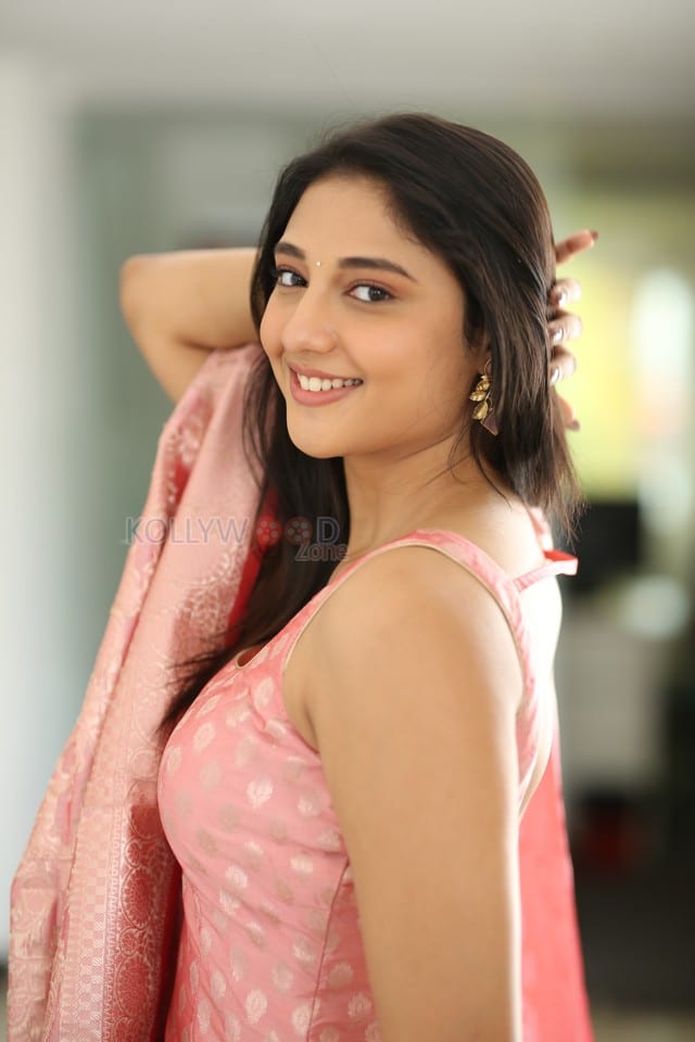 Heroine Ritika Nayak at Mirai Movie Interview Photos 42