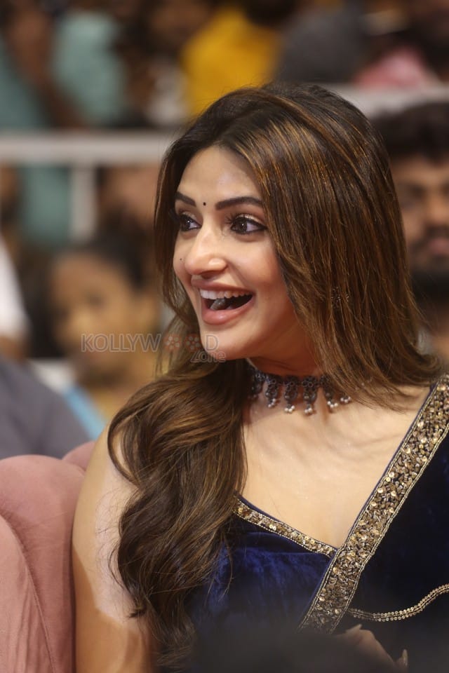 Heroine Sreeleela at Mass Jathara movie Pre Release Event Pictures 05