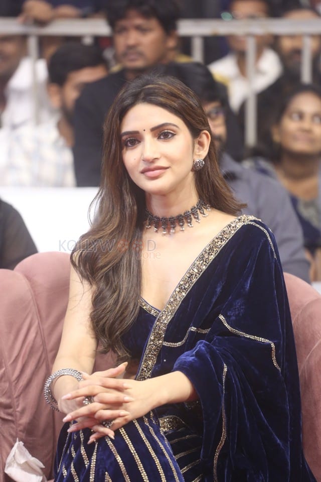 Heroine Sreeleela at Mass Jathara movie Pre Release Event Pictures 15