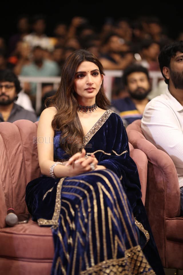 Heroine Sreeleela at Mass Jathara movie Pre Release Event Pictures 19