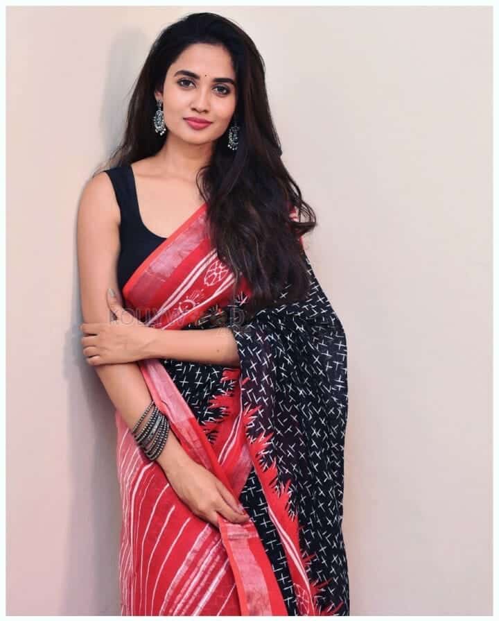 Kaathu Vaakula Rendu Kaadhal Actress Teju Ashwini Photos 20