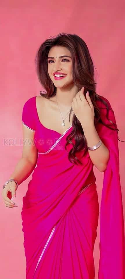 Saree Beauty Sreeleela in a Pink Saree Pictures 03
