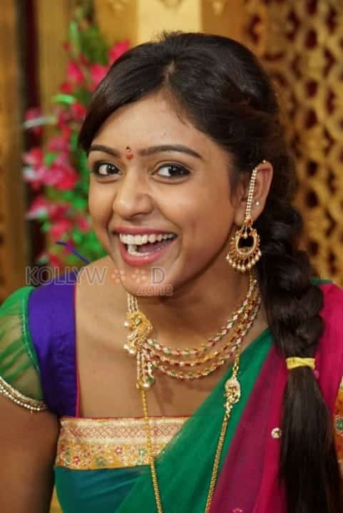Sexy Vithika Sheru Traditional Photos 03