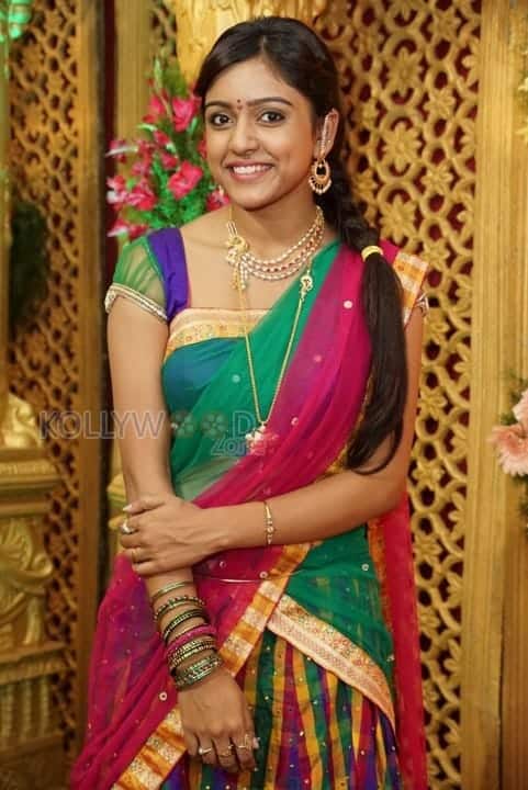 Sexy Vithika Sheru Traditional Photos 04