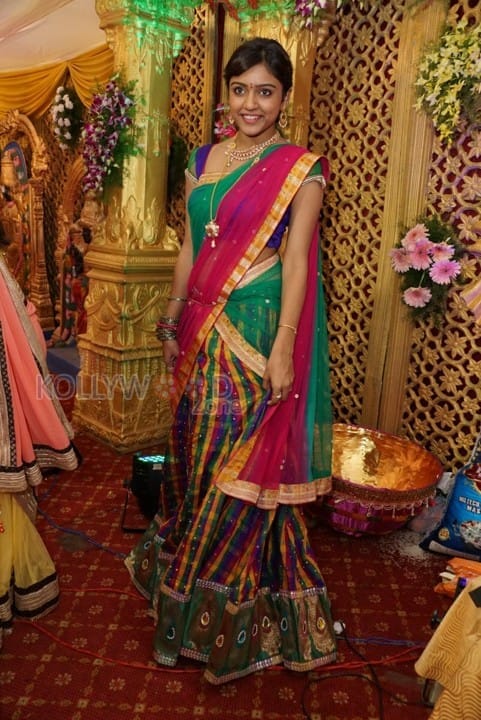 Sexy Vithika Sheru Traditional Photos 11