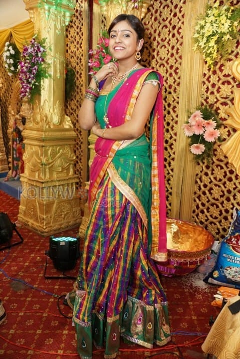 Sexy Vithika Sheru Traditional Photos 12