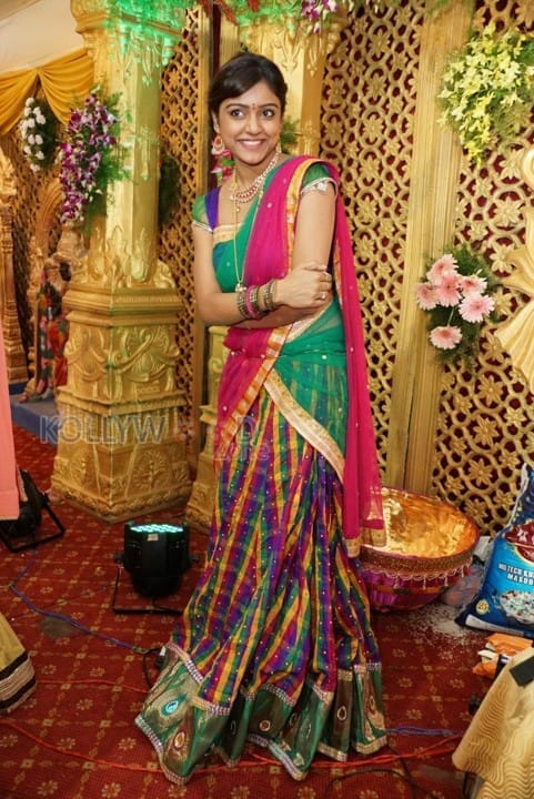 Sexy Vithika Sheru Traditional Photos 13