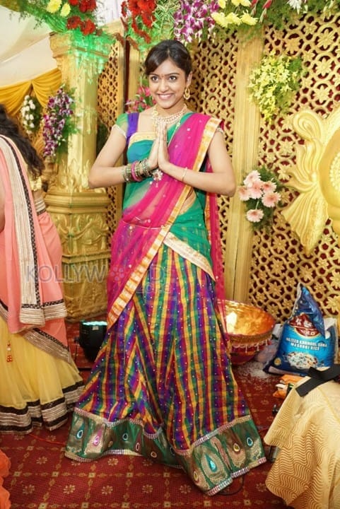Sexy Vithika Sheru Traditional Photos 18