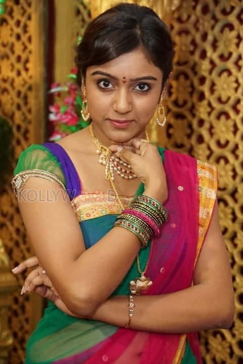 Sexy Vithika Sheru Traditional Photos 21