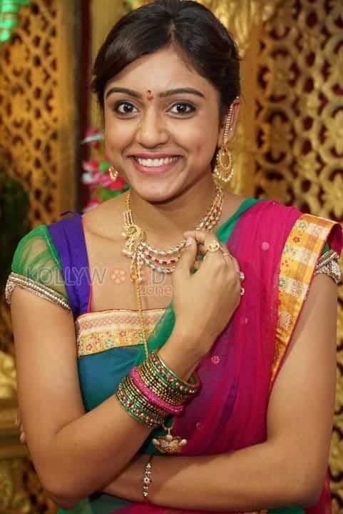 Sexy Vithika Sheru Traditional Photos 22