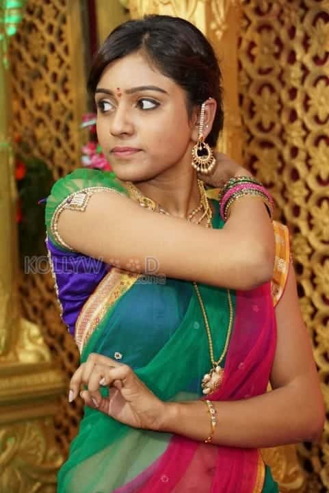 Sexy Vithika Sheru Traditional Photos 31
