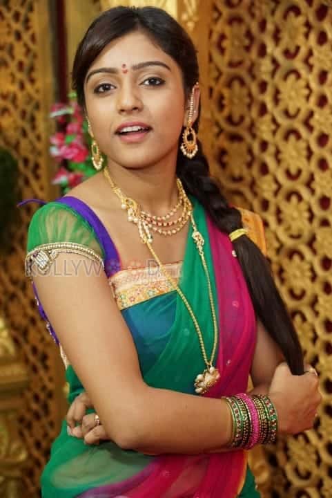 Sexy Vithika Sheru Traditional Photos 32