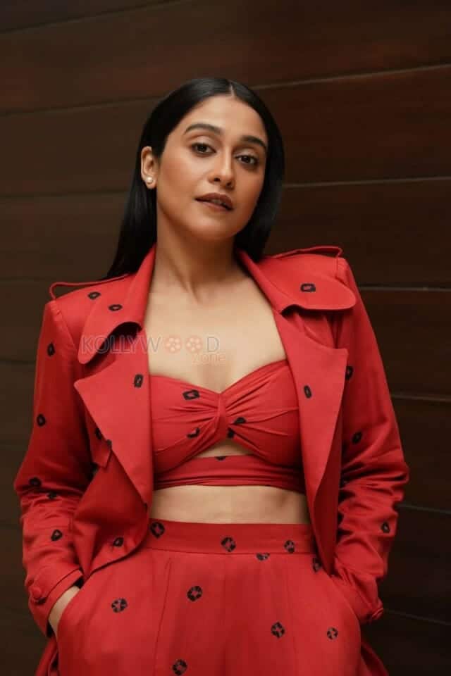 Stylish Red Hot Regina Cassandra Photo 01