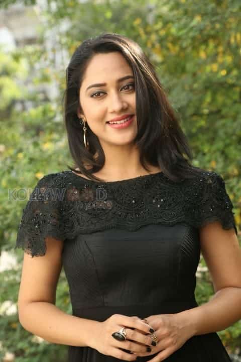 Yaman Movie Heroine Miya George Pictures 62