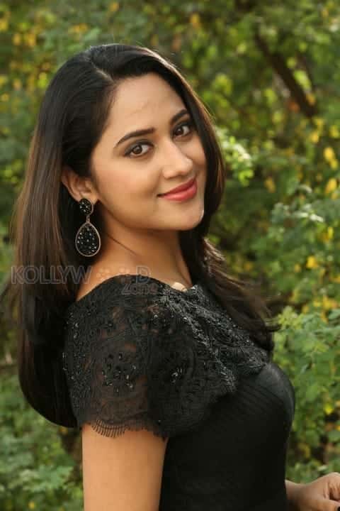 Yaman Movie Heroine Miya George Pictures 67