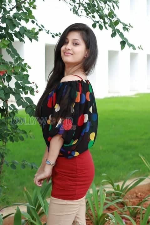 Aavi Kumar Movie Heroine Kanika Tiwari Photos 17