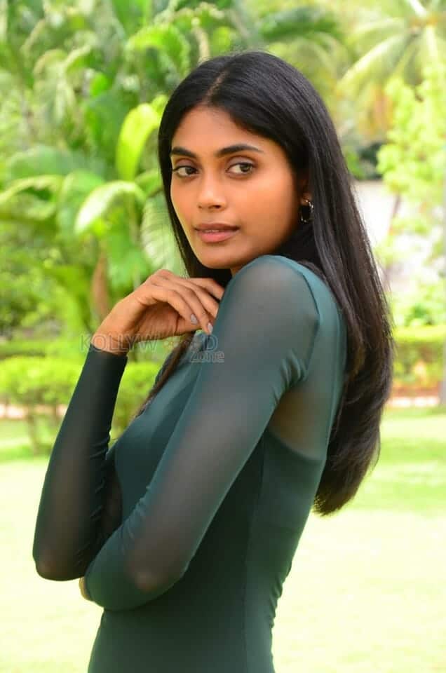 Actress Kritika Shetty at 7 Days 6 Nights Press Meet Pictures 09