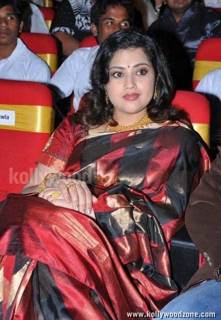 Actress Meena At Tsr Tv9 Film Awards 02