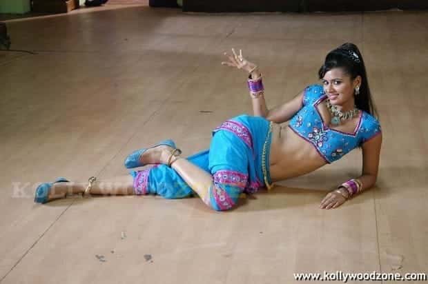 Actress Meenakshi Dixit Sexy Stills 03