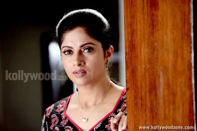 Actress Nadhiya Pictures 03