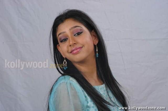 Actress Neethi Taylor Photos 12