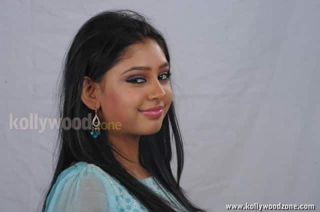 Actress Neethi Taylor Photos 26