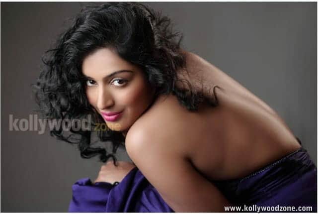 Actress Padmapriya Sexy Pictures 01