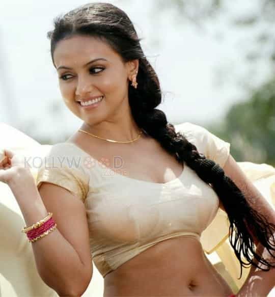 Actress Sana Khan Hot Wet Photos 07