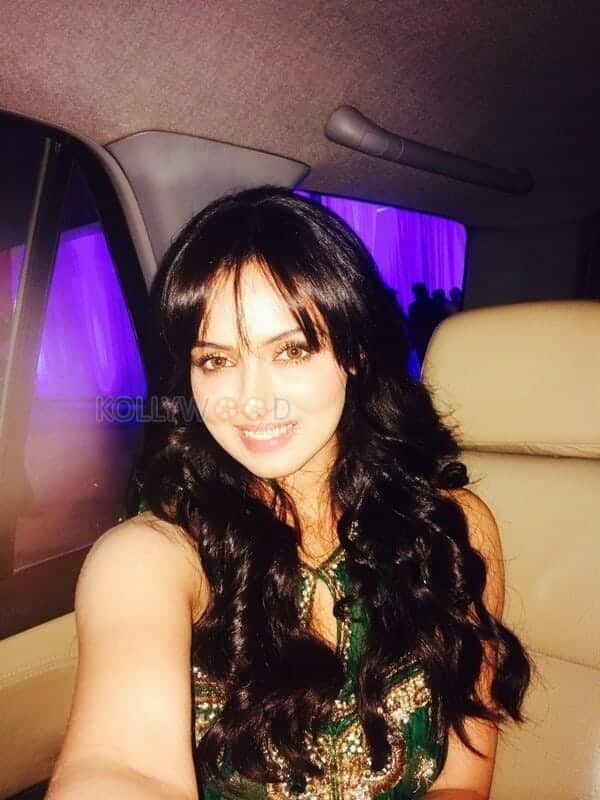 Actress Sana Khan Spicy Hot Pictures 02