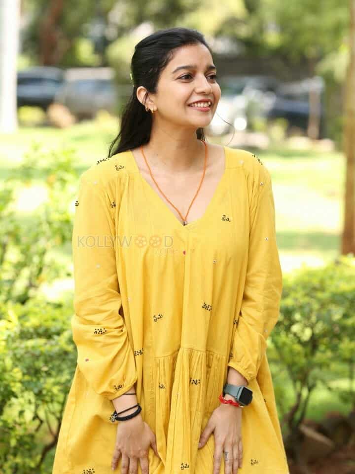 Actress Swathi Reddy at Month Of Madhu Success Meet Photos 19