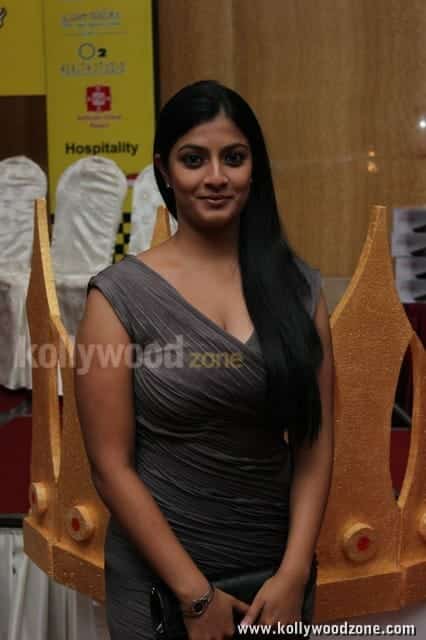 Actress Varalakshmi At All Womens Car Rally 2012 Photos 01