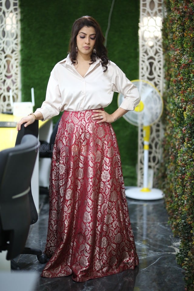 Actress Varalaxmi Sarathkumar at Hanu Man Interview Pictures 06
