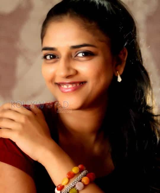 Actress Vasundra Photoshoot Pictures 11