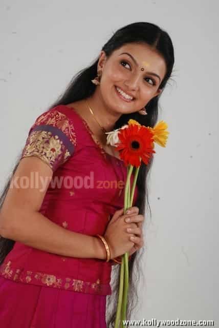 Arundhathi Vettai Heroine Saranya Mohan Stills 19