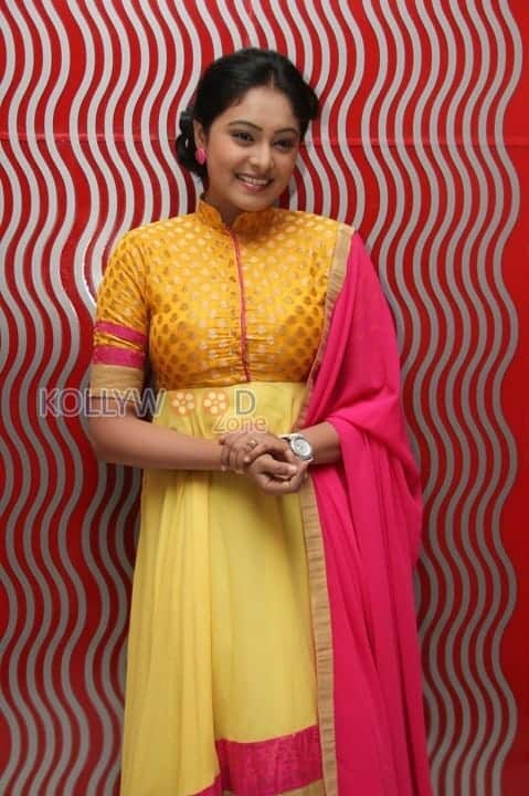 Arundhati At Thottal Thodarum Audio Launch Pictures 01