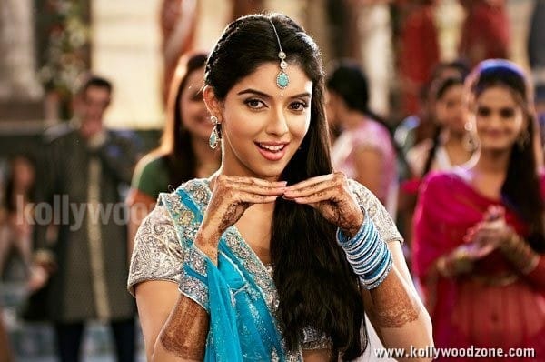 Asin In Ready Movie Pictures 02