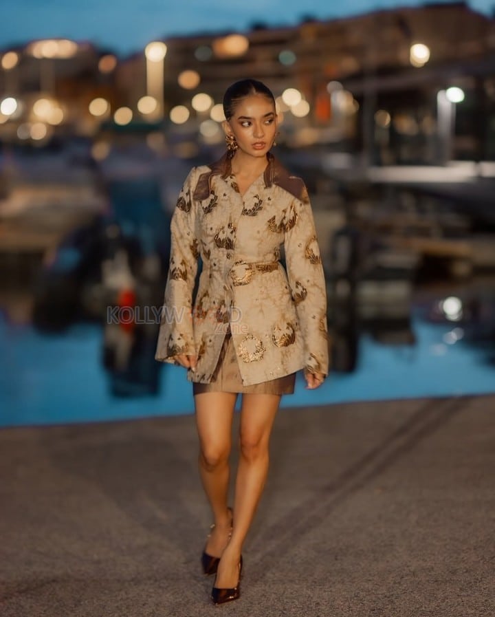 Beautiful Anushka Sen in a Black and Beige Outfit at Cannes Photos 01