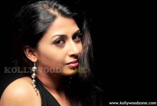 Gayatri Iyer Pics 19