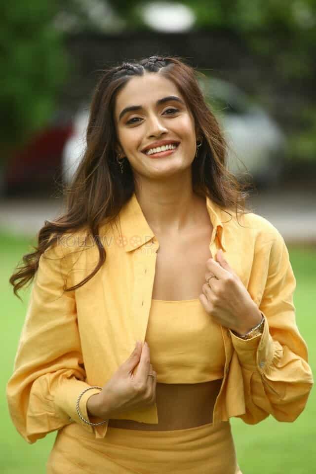 Heroine Divyansha Kaushik at Ramarao On Duty Movie Interview Photos 50