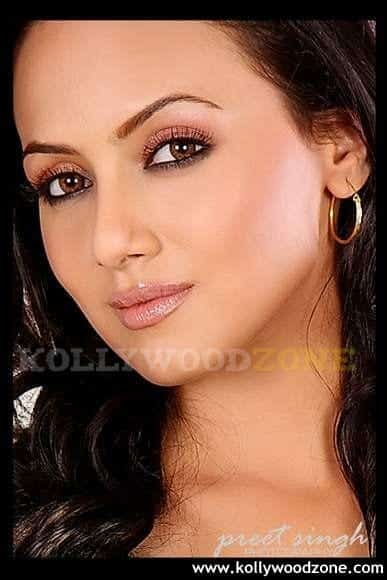 Hot Actress Sana Khan Sexy Stills 21
