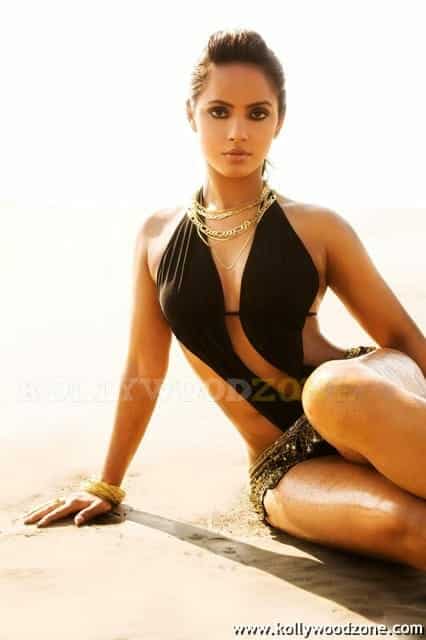 Hot Neetu Chandra Sexy Pics 06
