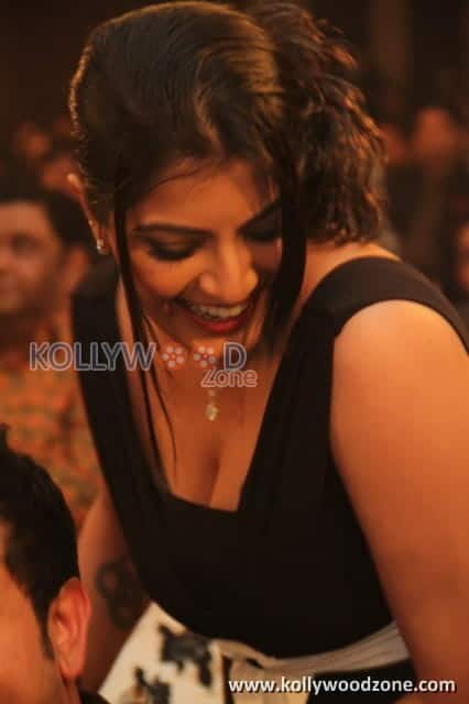Hot Varalakshmi Cleavage Stills