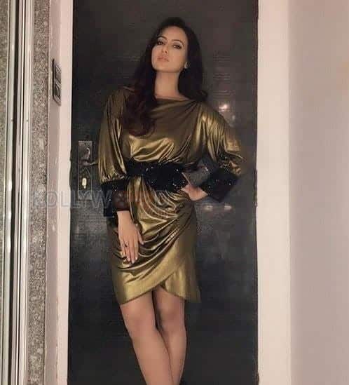 Indian Actress Sana Khan Photos 02