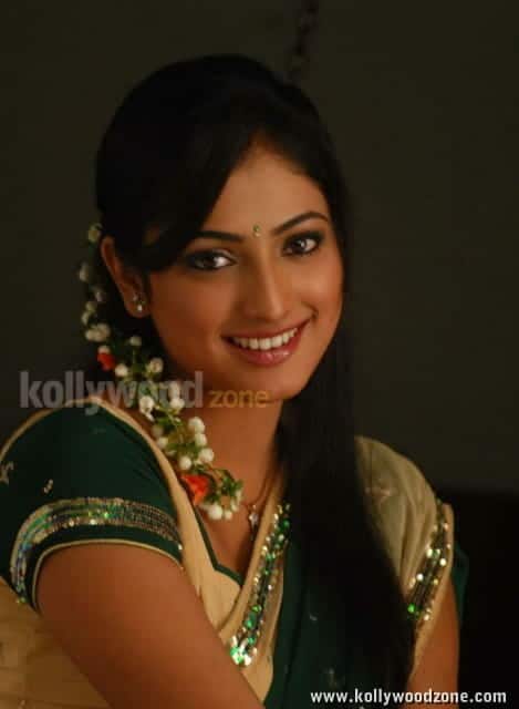 Jameen Movie Heroine Padma Priya Stills 09