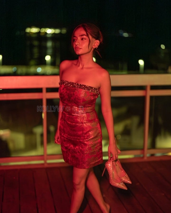 Killer Beauty Anushka Sen in a Red Off Shoulder Dress Photos 01