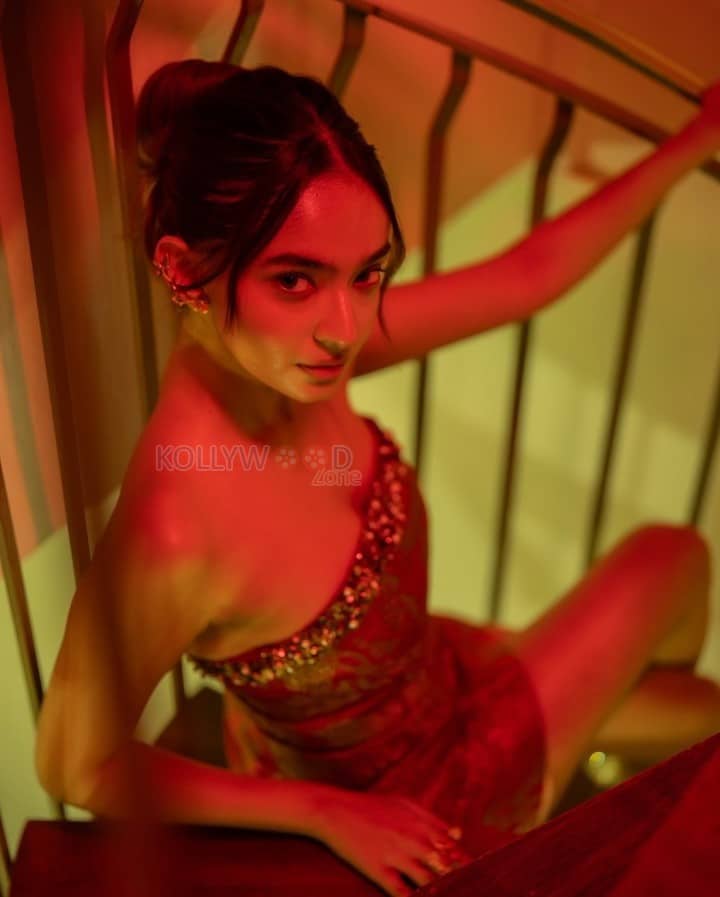 Killer Beauty Anushka Sen in a Red Off Shoulder Dress Photos 05