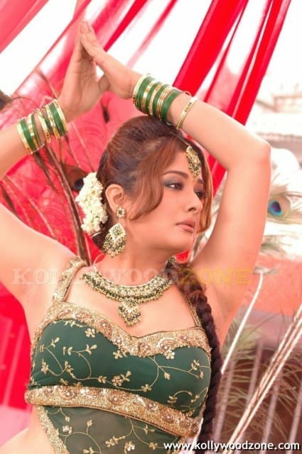 Kiran Rathod Sexy Stills 10